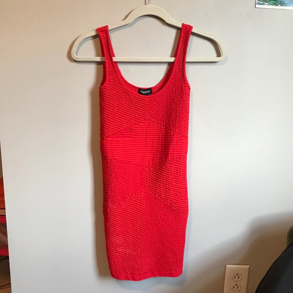 Bebe body con red dress